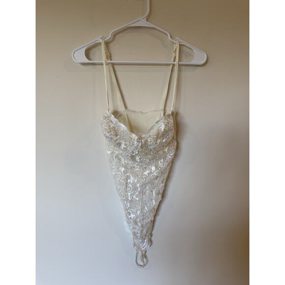 VINTAGE VICTORIA'S SECRET Ivory Lace & Satin High Cut Bridal Teddy Bodysuit 36C - Picture 1 of 10
